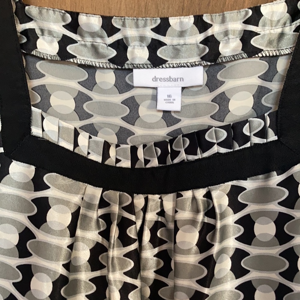 Dressbarn modern geometric print dress lightweight - Picture 8 of 14